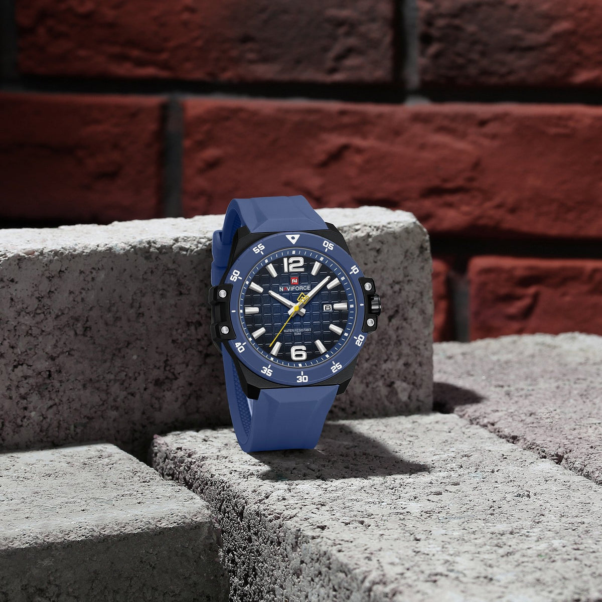 Naviforce 7122